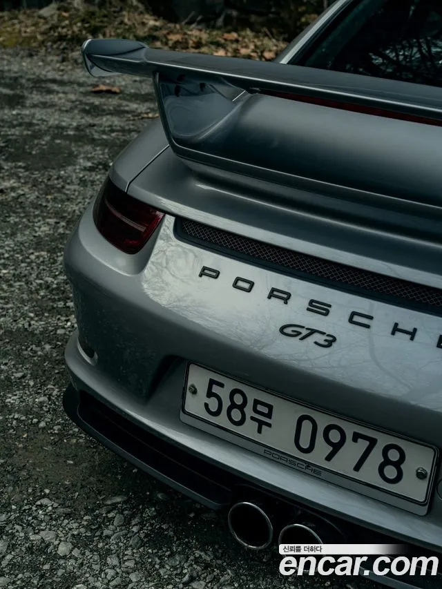 Porsche 911 2015 thumb 7