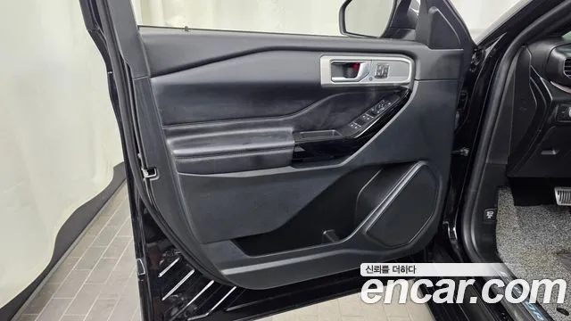 Ford Explorer 2021 thumb 9