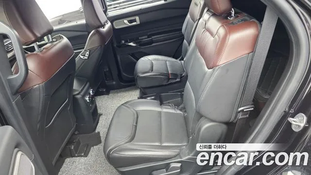 Ford Explorer 2021 thumb 2