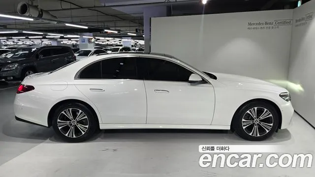 Mercedes-Benz E-Class 2025 thumb 6