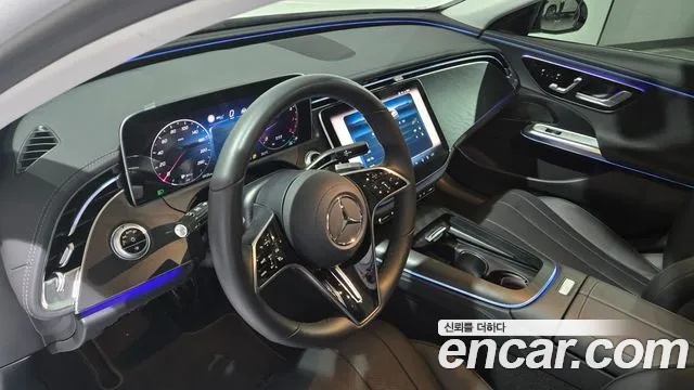 Mercedes-Benz E-Class 2025 thumb 12