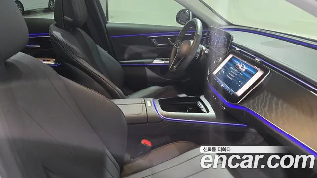 Mercedes-Benz E-Class 2025 thumb 11
