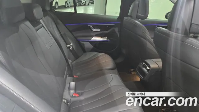Mercedes-Benz E-Class 2025 thumb 2