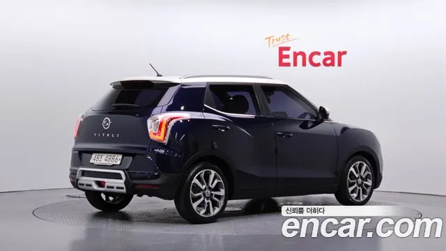 KGM Tivoli 2015 thumb 6