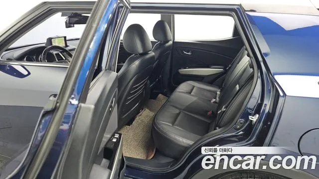KGM Tivoli 2015 thumb 11
