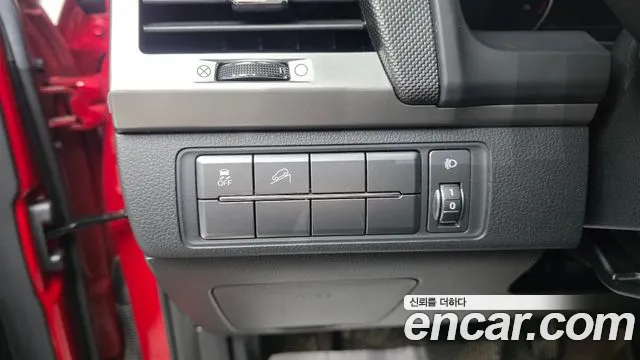 KGM Rexton 2018 thumb 8