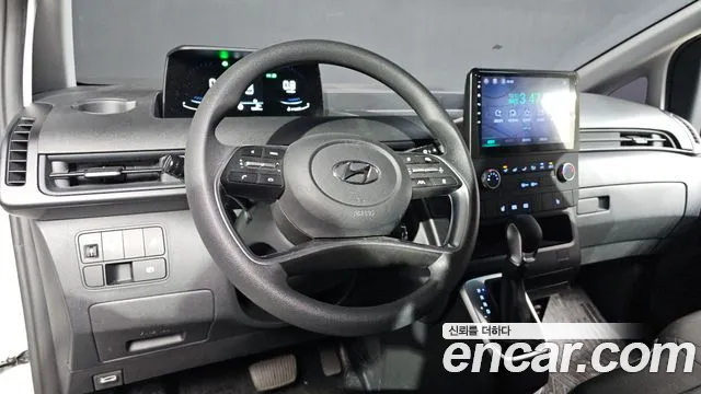 Hyundai Staria 2022 thumb 3