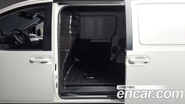 Hyundai Staria 2022 thumb 12