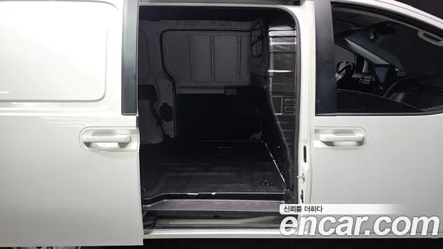 Hyundai Staria 2022 thumb 7
