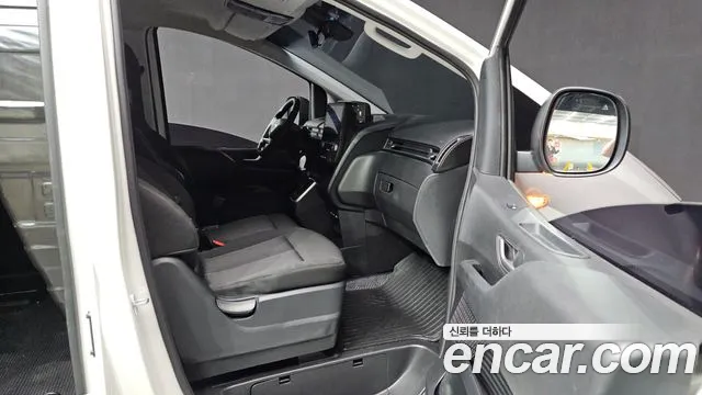 Hyundai Staria 2022 thumb 9