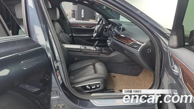 BMW 7 серии 2016 thumb 3