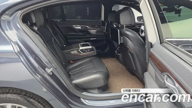 BMW 7 серии 2016 thumb 9