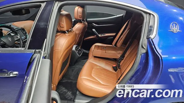 Maserati Ghibli 2015 thumb 12