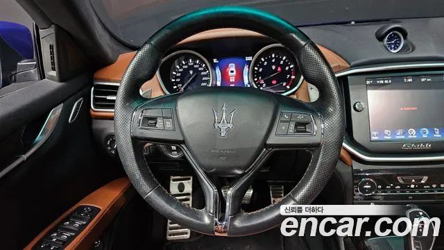 Maserati Ghibli 2015 thumb 2