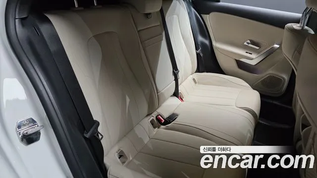 Mercedes-Benz A-Class 2024 thumb 2