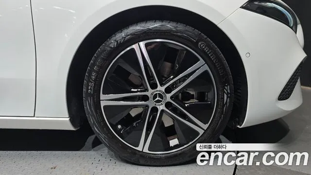Mercedes-Benz A-Class 2024 thumb 10