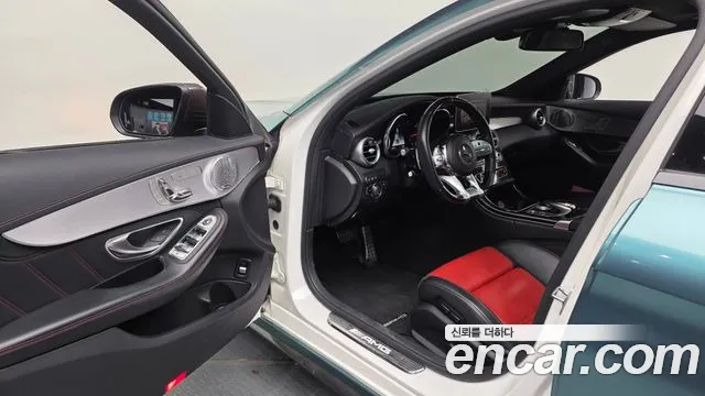 Mercedes-Benz C-Class 2018 thumb 4