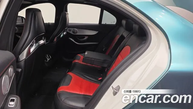 Mercedes-Benz C-Class 2018 thumb 5