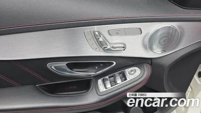 Mercedes-Benz C-Class 2018 thumb 2