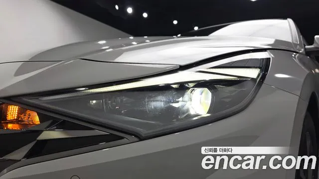 Hyundai Elantra 2022 thumb 9