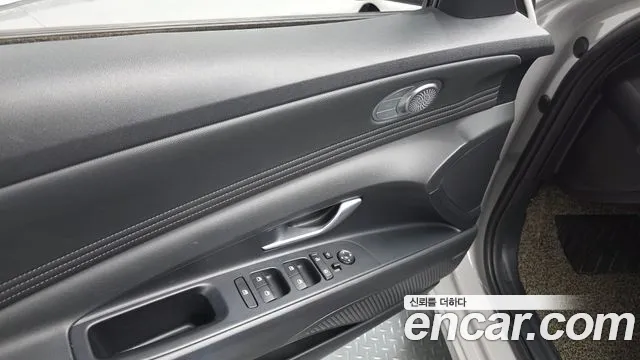 Hyundai Elantra 2022 thumb 8