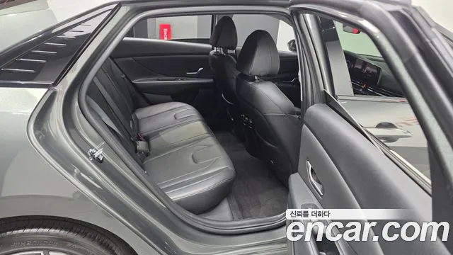 Hyundai Elantra 2022 thumb 4