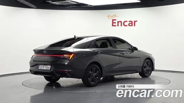 Hyundai Elantra 2023 thumb 12