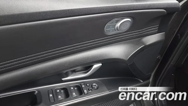 Hyundai Elantra 2023 thumb 2