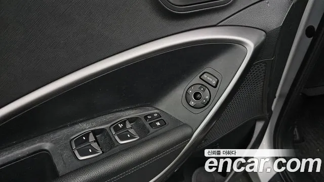 Hyundai Санта Фе 2012 thumb 2