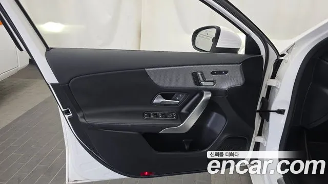 Mercedes-Benz A-Class 2021 thumb 10