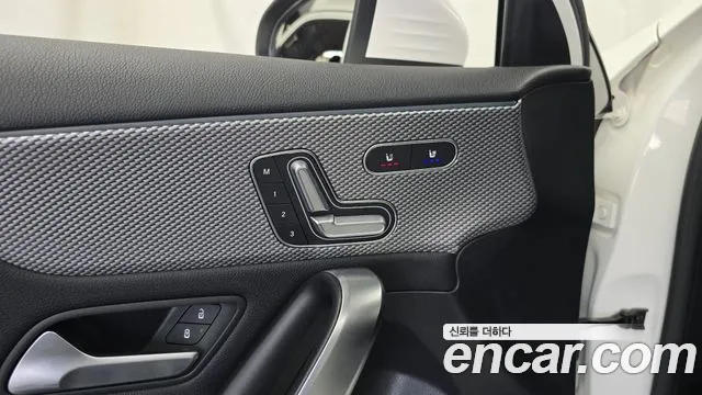Mercedes-Benz A-Class 2021 thumb 3