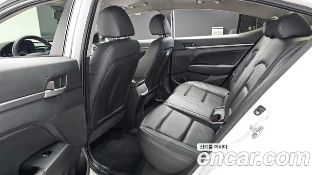 Hyundai Avante 2016 thumb 9