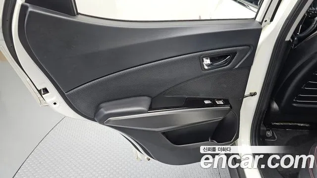 KGM Tivoli Air 2017 thumb 5