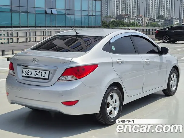 Hyundai Accent 2012 thumb 12