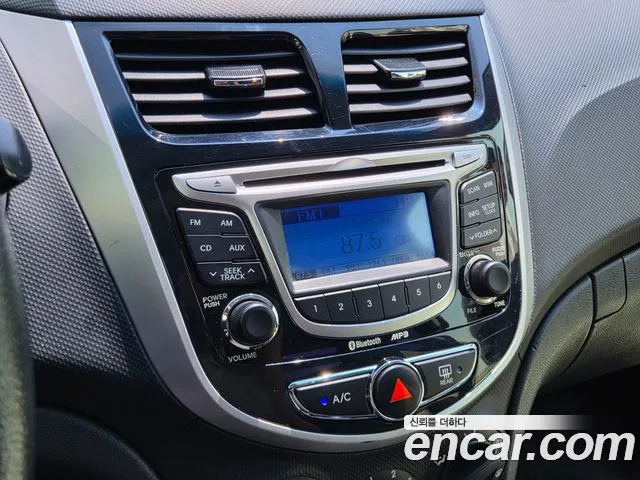 Hyundai Accent 2012 thumb 4