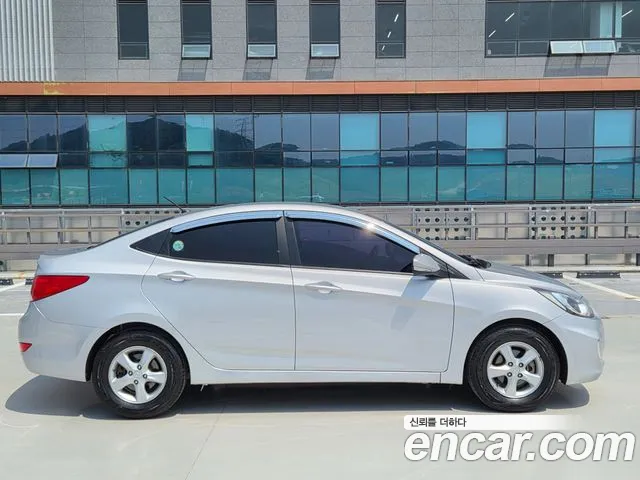 Hyundai Accent 2012 thumb 3