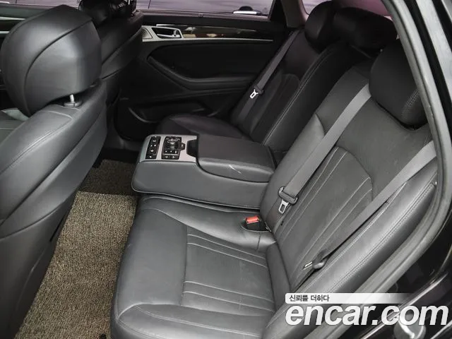 Genesis G80 2016 thumb 10