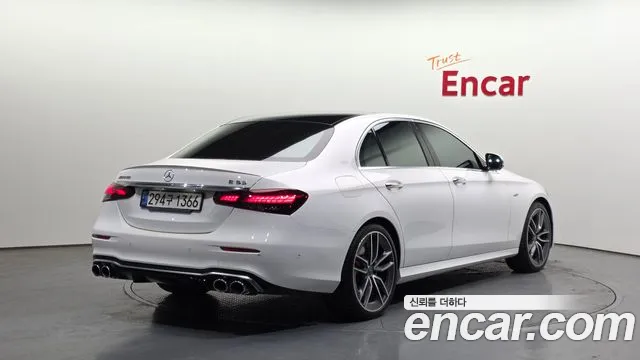 Mercedes-Benz E-Class 2022 thumb 7