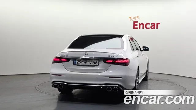 Mercedes-Benz E-Class 2022 thumb 3