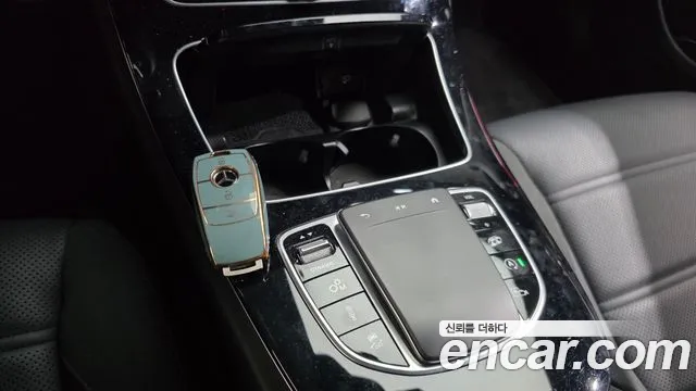 Mercedes-Benz E-Class 2022 thumb 8