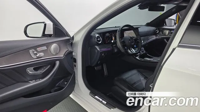 Mercedes-Benz E-Class 2022 thumb 12