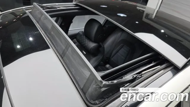 Mercedes-Benz E-Class 2022 thumb 9
