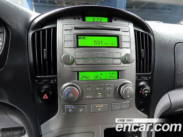 Hyundai Staria 2015 thumb 12