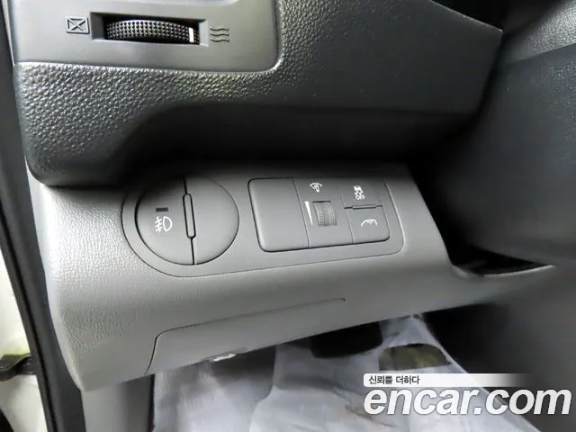Hyundai Staria 2015 thumb 3