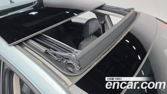 Volkswagen Golf Sportsvan 2025 thumb 3
