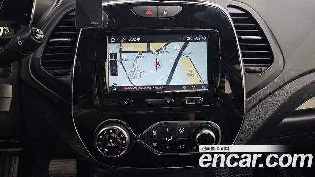 Renault QM3 2017 thumb 2