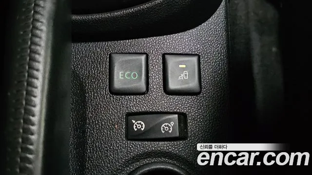 Renault QM3 2017 thumb 10