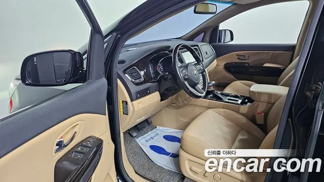 Kia Carnival 2019 thumb 7
