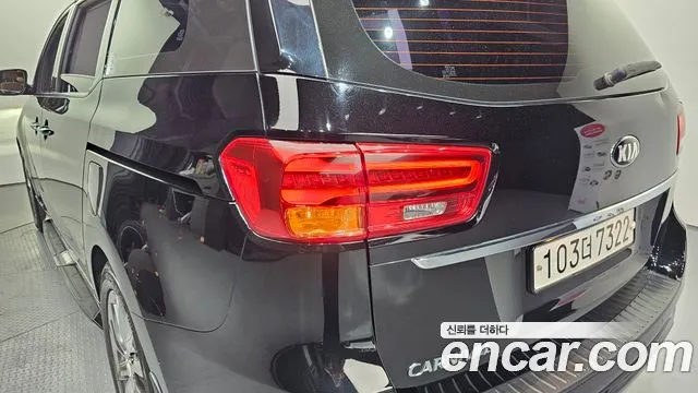 Kia Carnival 2019 thumb 3