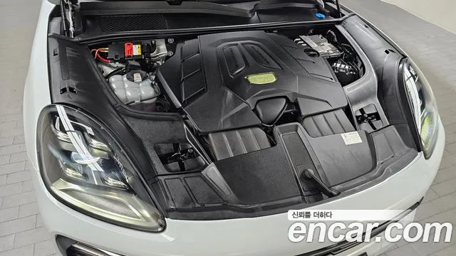 Porsche Cayenne 2022 thumb 12